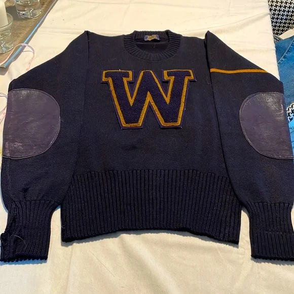 Vintage 1940s High School Letter Sweater Leather elbow patches—Sz 38 - Picture 2 of 12